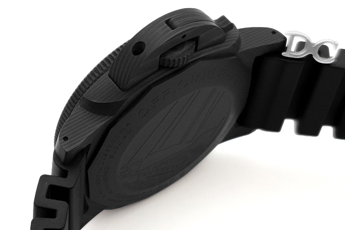 PAM1039 Submersible Luna Rossa 47mm