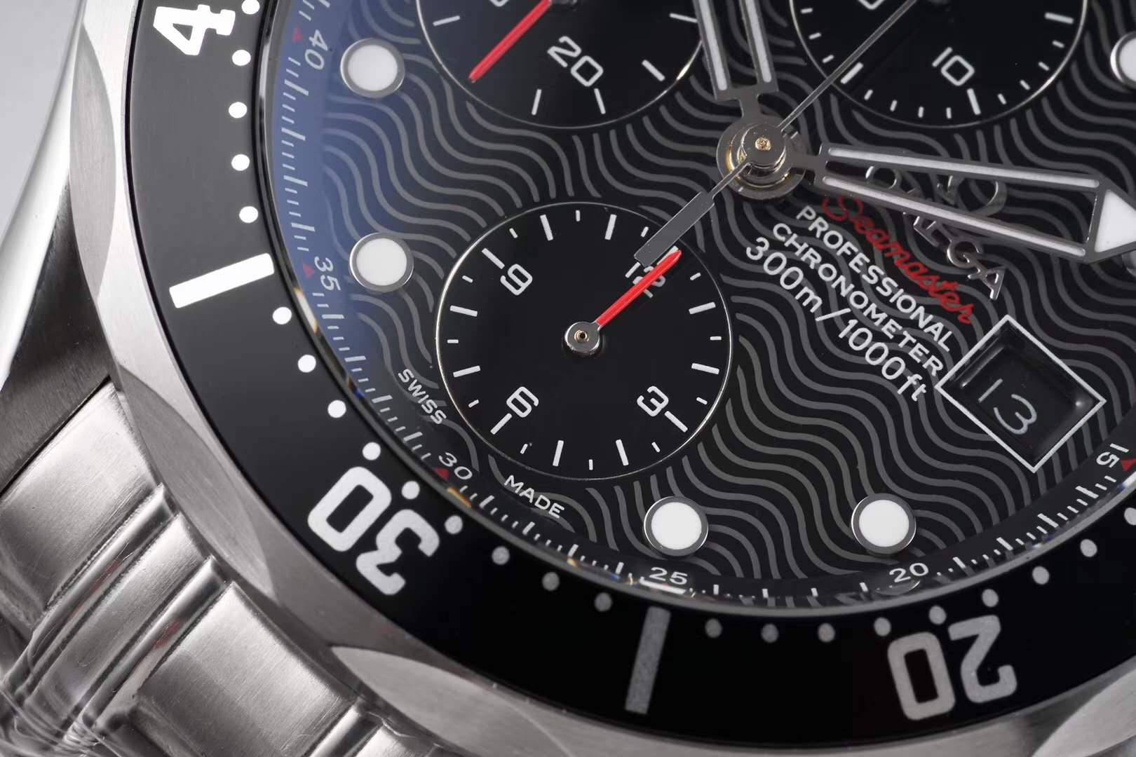 Seamaster Diver 300m Chronograph Black Dial on Bracelet