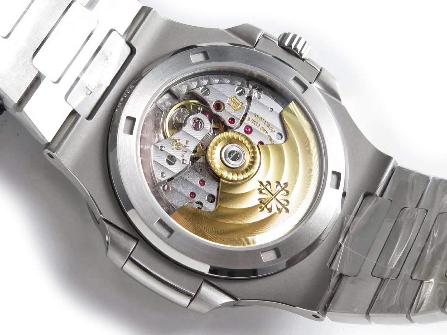 Nautilus Jumbo 5711/1A-011 White Dial