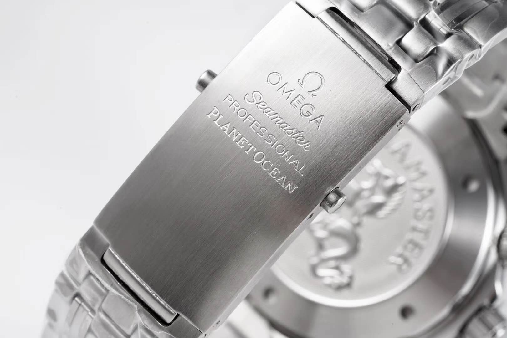 Seamaster Diver 300m Chronograph Blue Dial on Bracelet