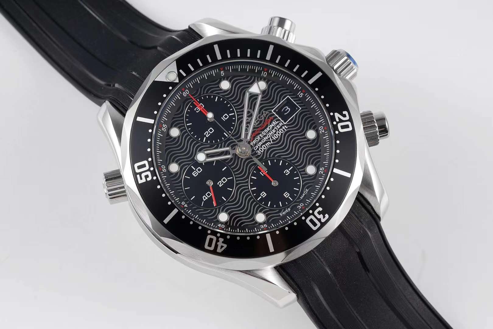 Seamaster Diver 300m Chronograph Black Dial on Rubber Strap