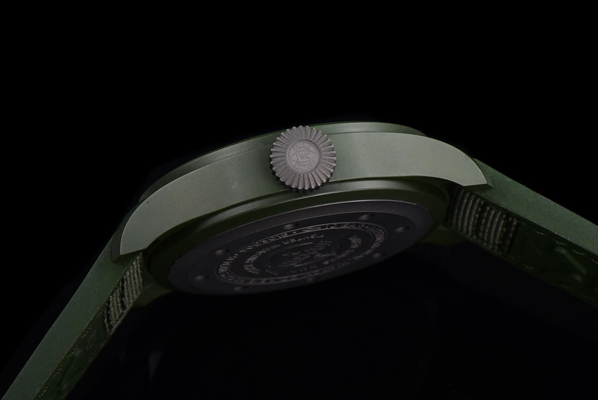 Big Pilot’s Watch 43 IW329802 Top Gun Edition Woodland on Camo Strap